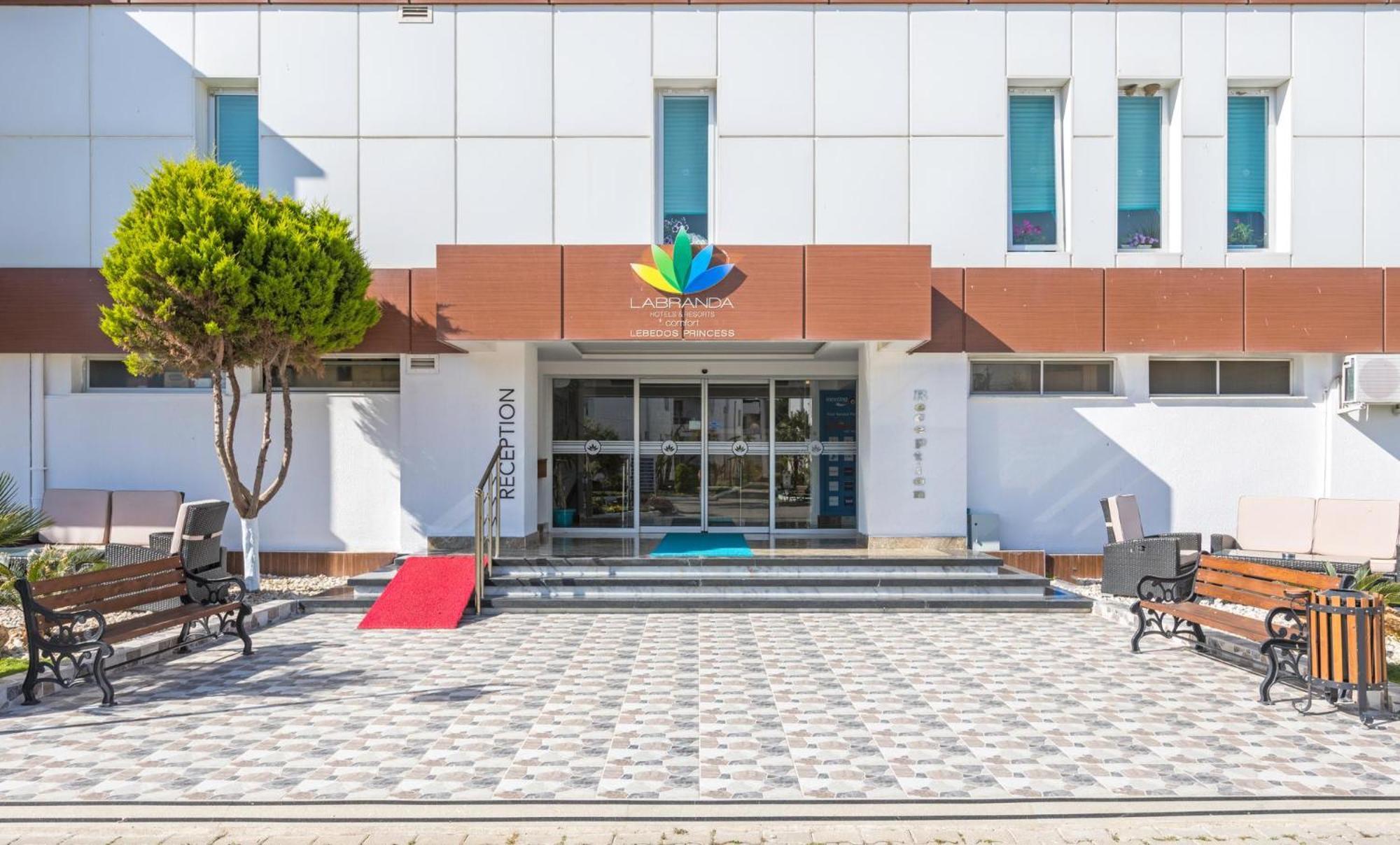 Labranda Lebedos Princess Seferihisar Bagian luar foto
